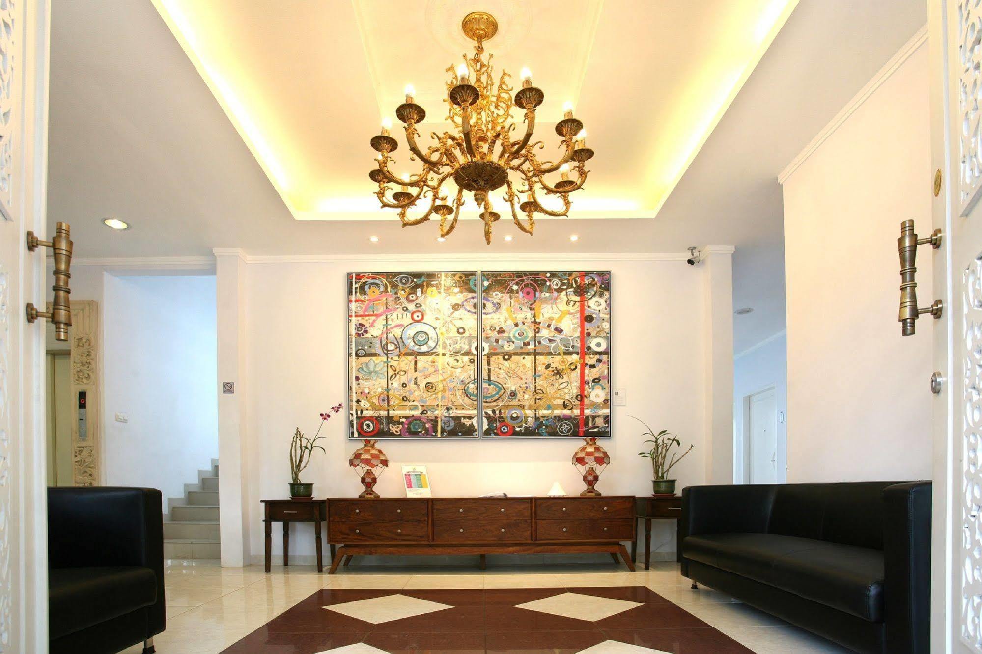 Hotel Sun Rise House Yakarta Exterior foto