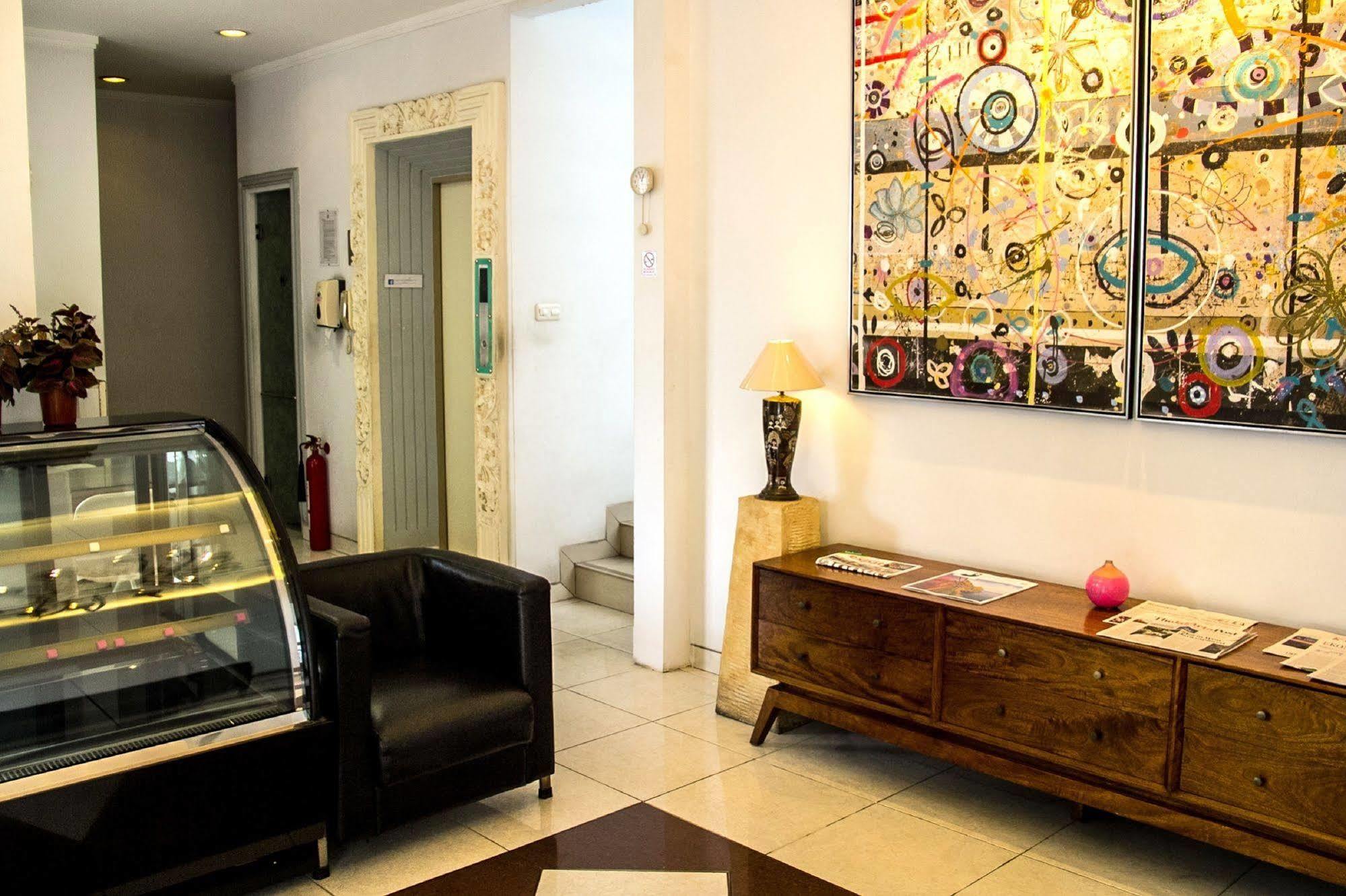 Hotel Sun Rise House Yakarta Exterior foto