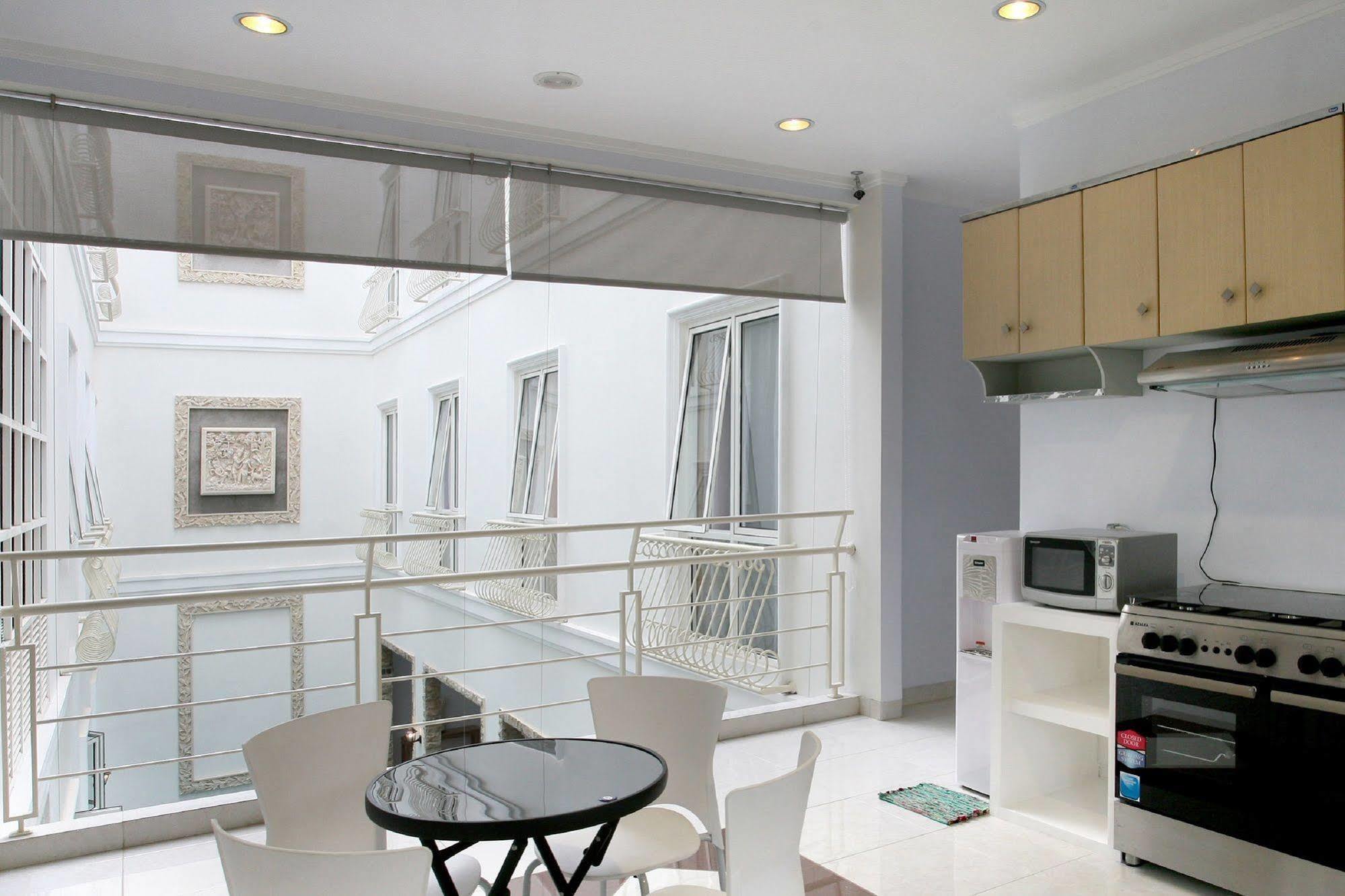 Hotel Sun Rise House Yakarta Exterior foto
